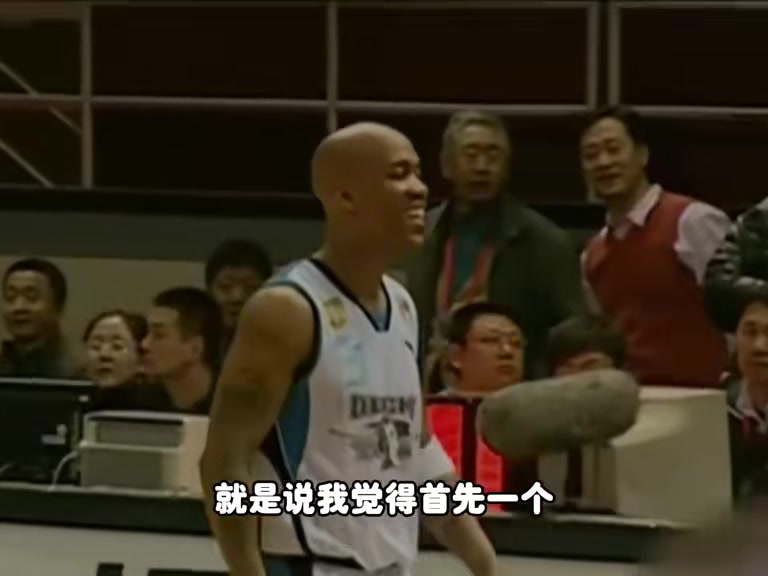 马布里在CBA为何不怕坏动作?杨毅:身体素质强 个性也横