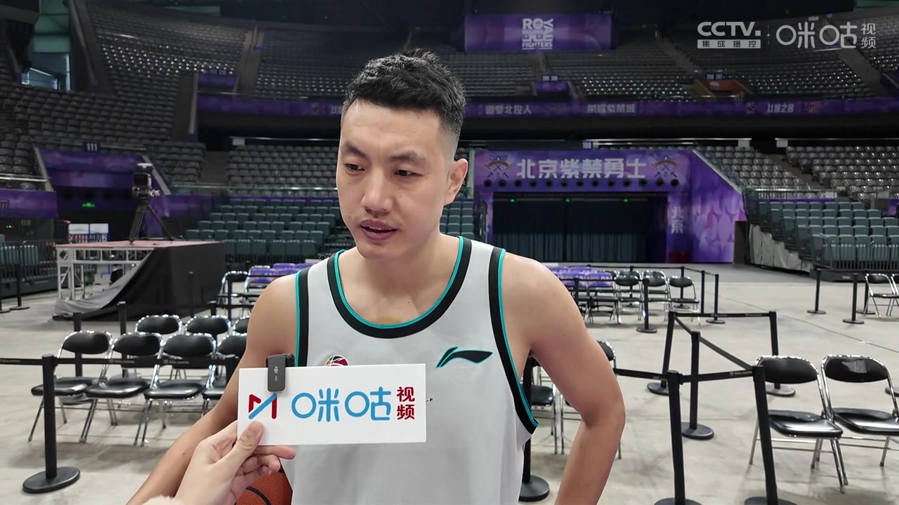 翟晓川:孙悦在中国男篮也是佼佼者 他是中国篮球传奇的前辈